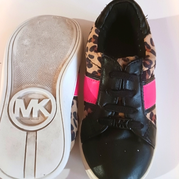 MICHAEL KORS KIDS SHOES SIZE 10 - Picture 3 of 7